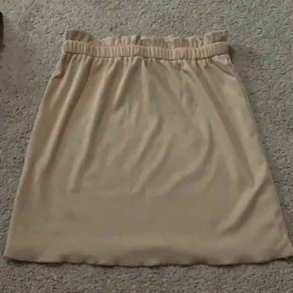skirt - Picture 3 of 4